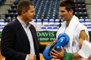 Novak dobio bokserske rukavice