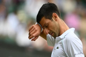 Novak na korak od finala, Šapovalov u nokdaunu