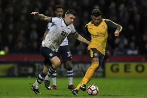 Žiru je ponovo junak "Tobdžija" - Arsenal posle preokreta savladao Preston!