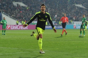 Ozil bi karijeru da nastavi u jednom od ova tri kluba