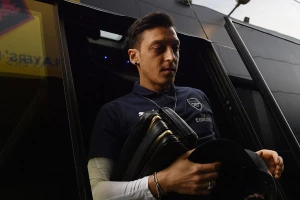 Ozil stiže u Istanbul, neverovatna simbolika broja na dresu!