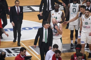 Najveća uvreda u istoriji grčkog derbija, predsednik PAO učinio nezamislivo pošto je Olimpijakos napustio utakmicu!