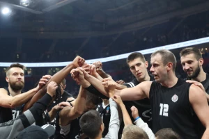 Već ga obožavaju! Dao je samo šest poena, ali je on igrač utakmice za navijače Partizana! (TVITOVI)