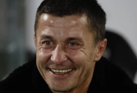 Ilić konačno pobedio, AEK i dalje lider, četiri ekipe u trci za titulu