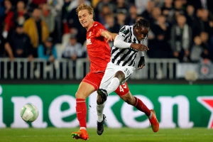 POLUVREME - Partizan čuva svoju prednost, Menigova prečka se i dalje trese!