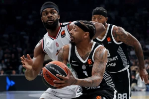 POLUVREME - Partizan pokazao reakciju, Karlik i Sterling mnogo bolji nego u Dubaiju!