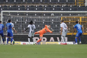 Partizan da se zahvali Jovanoviću na pobedi - Prva tri boda za Nađa, ali stare boljke su tu