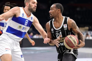 POLUVREME - Mornar pokazaju zube Partizanu, crno-beli u grču posle Efesa