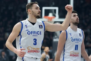 POLUVREME - Šou Cerovine protiv Zvezde, Spartak grabi ka finalu