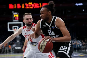 Partizan preslišao "studente", Parker se vratio na velika vrata i strpao 28 poena!