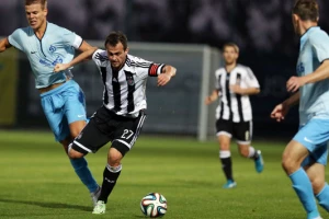 Igrao i za Partizan, i za Fejenord, sad se vraća iz penzije da odigra meč za pomoć bivšem saigraču