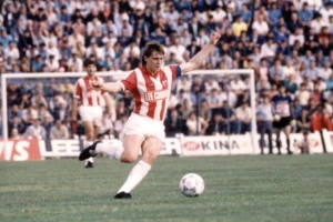Zvezda priziva GOL IZ KORNERA! Ima li ''Grof'' nekog novog Piksija?