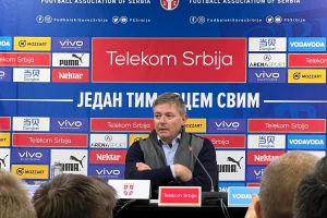 Jednočasovno izlaganje Dragana Stojkovića: "I da smo prošli grupu - odmah bismo ispali! Opet će Srbija biti moćna, osećam podršku naroda"