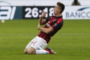 Navijači Milana imaju novog idola, Pjontek presudio Napoliju za polufinale Kupa!
