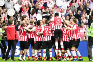 Eredivizija - Fantastičan derbi između Fejnorda i PSV-a, navijači "trikom" sačuvali pobedu domaćina!