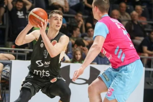 Pre godinu dana smo ga gledali u Partizanu, sad ponovo menja klub, ima dve zanimljive opcije