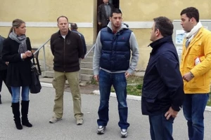 Delegacija Radničkog u poseti povređenima