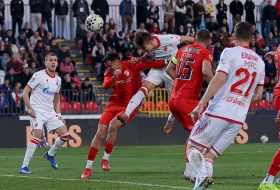 POLUVREME - I novi gol, i dve prečke Vasilija Kostova u Kragujevcu!