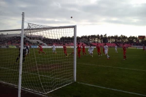 Venger i dalje zna da "nanjuši" talenat - Pogledajte driblinge i gol ovog klinca!