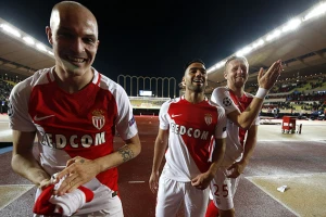 Dva potpisa na stadionu "Luj drugi"!
