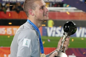 Potvrđeno - Zvezda prodaje Rajkovića!