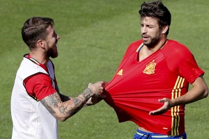 Ožalošćeni skup u Barsinoj svlačionici, opet se zakačili Pike i Ramos! Ko ima bolji raspored do kraja?