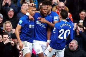 Anćelotijev tandem gazi, Benteke 34 utakmice kasnije - nedovoljan za Palas!