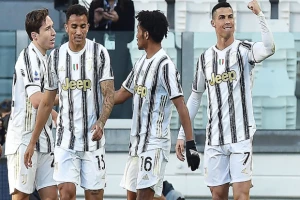 Inter sve bliži Skudetu, Juventus i Pirlo preživeli Napoli