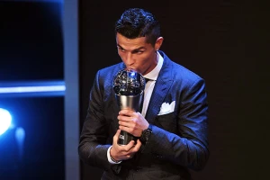 FIFA "The Best" - Ronaldo vs. Mesi 2:0!