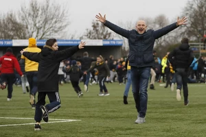 Video dana - Oduševljenje navijača Satona, kada su saznali da im dolazi Arsenal!