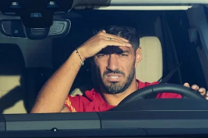 Barsa"pobedila" Vidala, nemoćna protiv Suareza! Ovo su opcije "El Pistolera" Salahova senka?