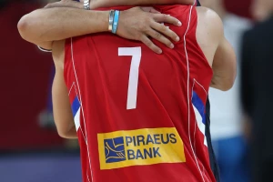 Jeste li videli šta je Sale uradio prilikom dodele medalja?