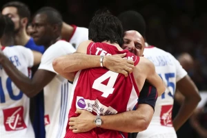 Ono kad ti NBA zvezda pomogne da zaprosiš devojku!
