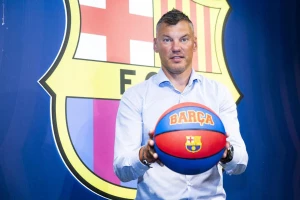 Dok se fudbalski klub muči, košarkaški završava ključno pitanje, da li je ovo Šarasova Barsa?