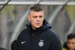 Dugačak red za odlazak iz Humske, Partizan ima plan!