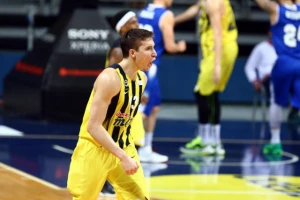 Turska - Fenerova ''stotka'', siguran i Efes!