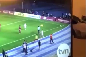 Da crkneš od smeha - Sakupljač lopti postao heroj u Panami!