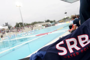 Ne pomažu im ni pesnice, Srbija razbila Italijane za polufinale!