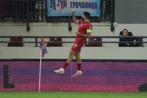 POLUVREME - Mitrović golovima slavi jubilej, Srbija se ne muči sa Andorom!