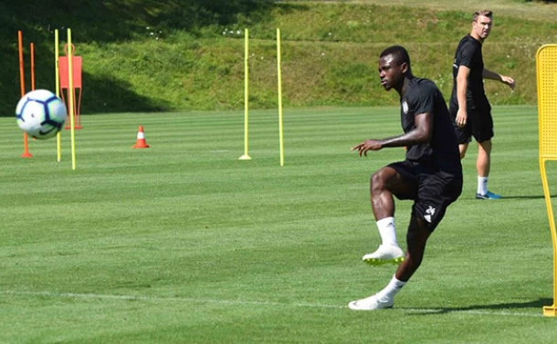 fulhamfc.com