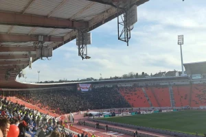 UŽIVO - Polako "kuva" na Marakani, puni se i sever i jug, stolice na atletskoj stazi!