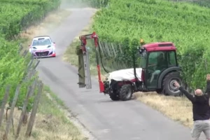 Traktor izašao na stazu, umalo težak incident!