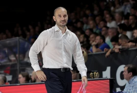 Karaičić predstavljen u Arisu, ali svi pričaju o poruci Partizanu
