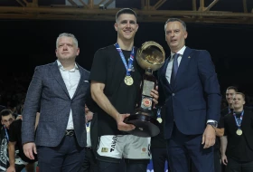 AdmiralBet na KLS finalu, sponzor lige i Partizana uručio pehar!