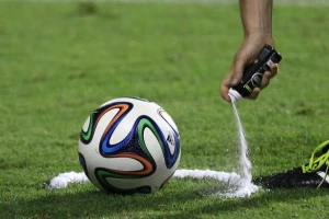 Sprej debituje na derbiju!