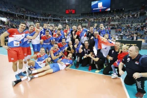 Odbojkaši doputovali, Grbić uveren da bi Srbija u finalu osvojila zlato!