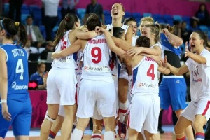 Sonja Petrović u epizodi - 'Gde si pošla sa cvetom u kosi?'