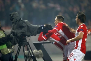 Zvezda vodi u Lučanima, a ko će sve da ''naplati'' u večitom derbiju? (TVITOVI)
