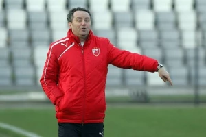 Pogledajte 'Matriks' makazice rumunskog veziste