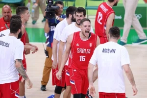 Ovo se ne propušta - Štimara TROJKOM ''zapalio'' Tviter!